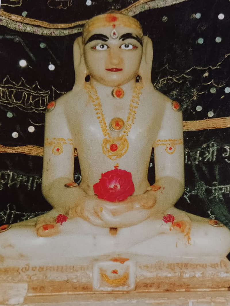 Shri Chandraprabhuji 